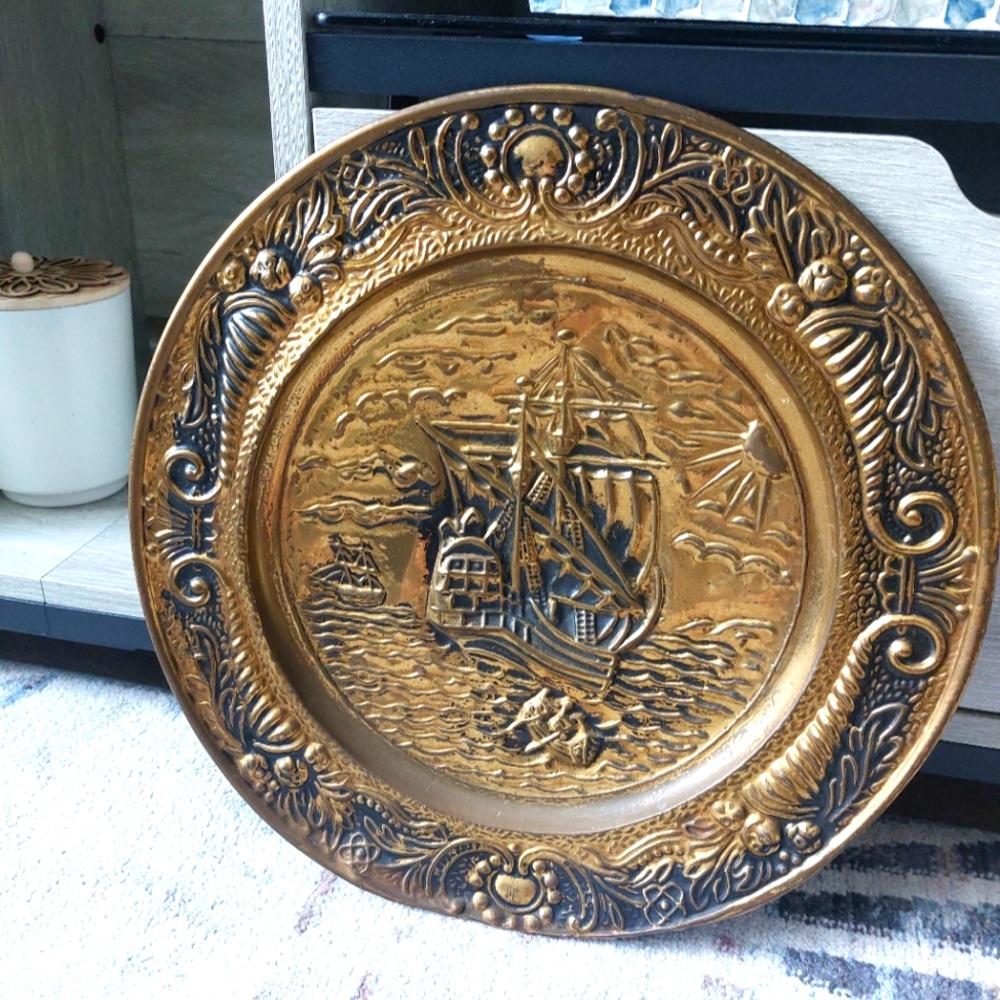 Vintage Decorative Gold and Black Wall Plate "Made In England"